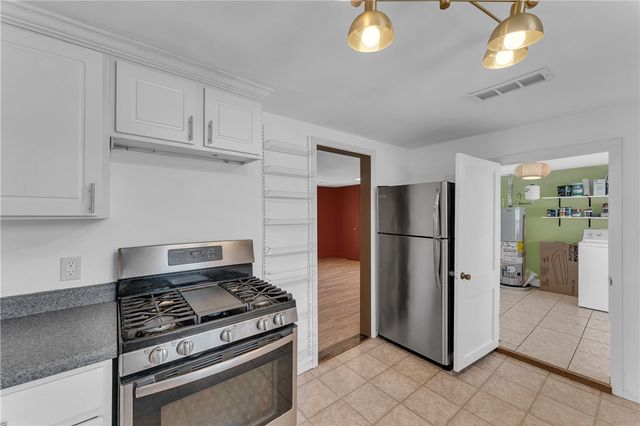 650 E McClinton Street, Fayetteville, AR 72701