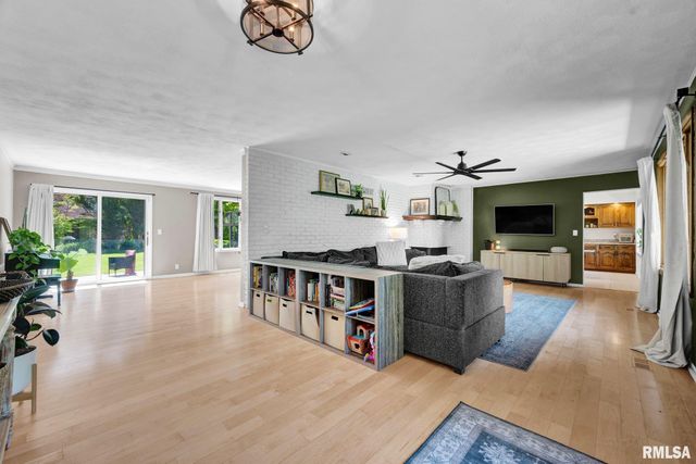1450 NE WINDERMERE Drive, Tremont, IL 61568