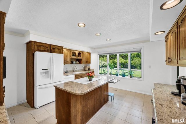 1450 NE WINDERMERE Drive, Tremont, IL 61568