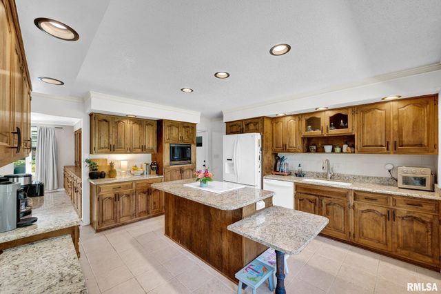 1450 NE WINDERMERE Drive, Tremont, IL 61568
