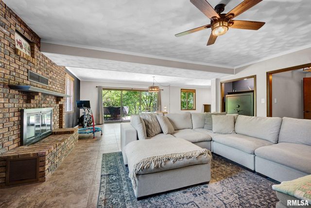 1450 NE WINDERMERE Drive, Tremont, IL 61568