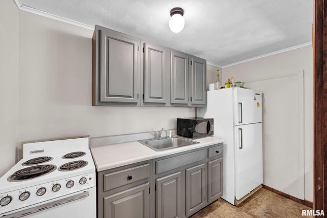 1450 NE WINDERMERE Drive, Tremont, IL 61568