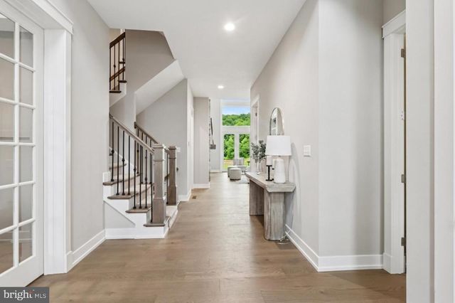 520 NEWCOMEN RD, Exton, PA 19341
