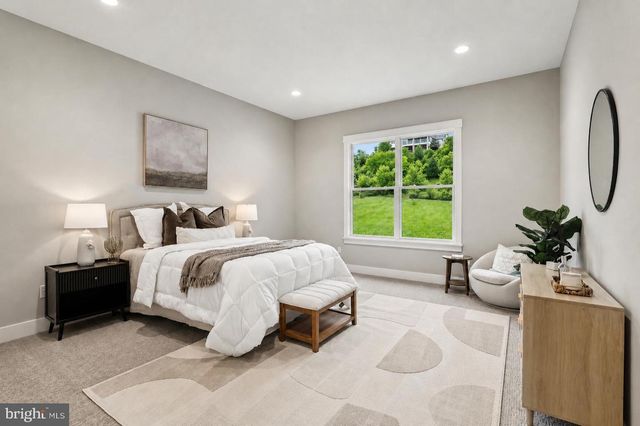 520 NEWCOMEN RD, Exton, PA 19341