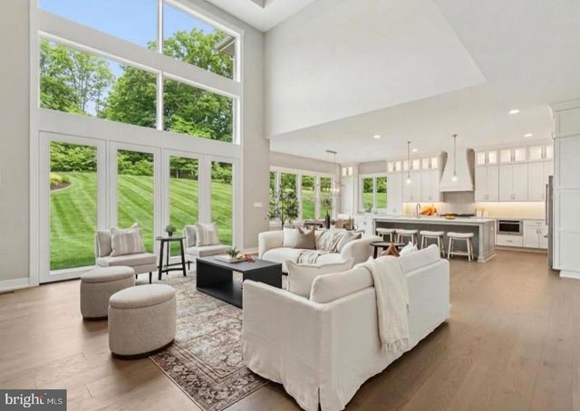 520 NEWCOMEN RD, Exton, PA 19341