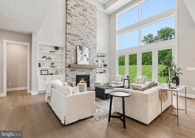 520 NEWCOMEN RD, Exton, PA 19341