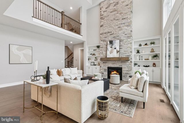 520 NEWCOMEN RD, Exton, PA 19341