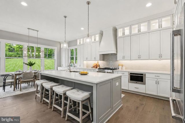 520 NEWCOMEN RD, Exton, PA 19341