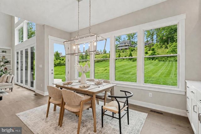 520 NEWCOMEN RD, Exton, PA 19341