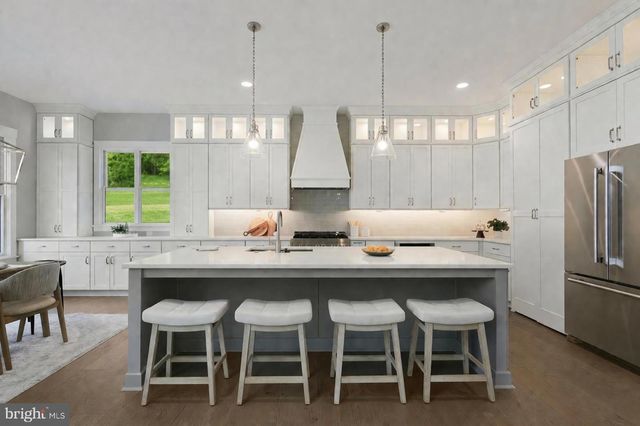 520 NEWCOMEN RD, Exton, PA 19341