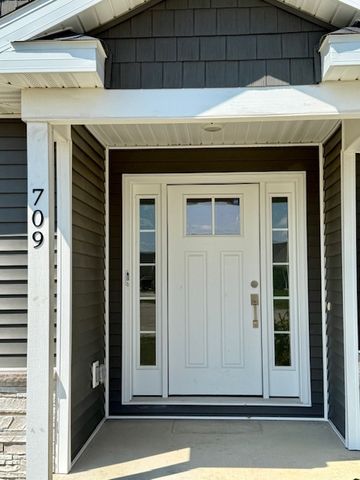 709 N Abbey Road, Urbana, IL 61802