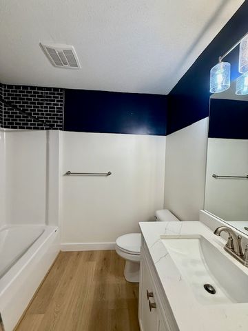 709 N Abbey Road, Urbana, IL 61802