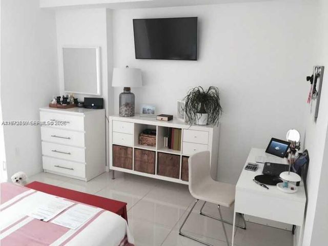 1111 SW 1st Ave 3724-N, Miami, FL 33130