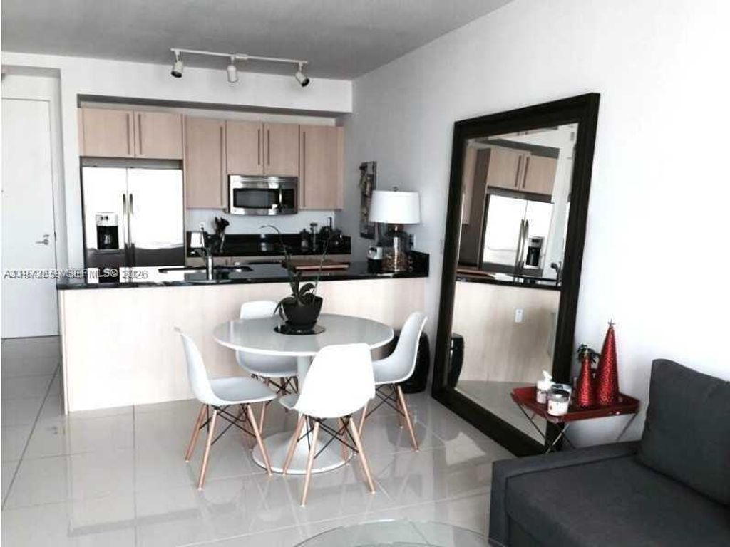 1111 SW 1st Ave 3724-N, Miami, FL 33130