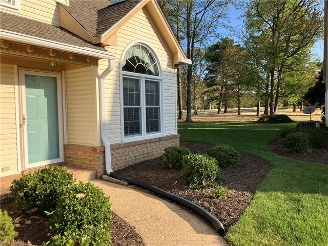 1309 Fairways Lookout Apt B, Chesapeake, VA 23320
