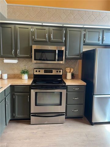 1309 Fairways Lookout Apt B, Chesapeake, VA 23320