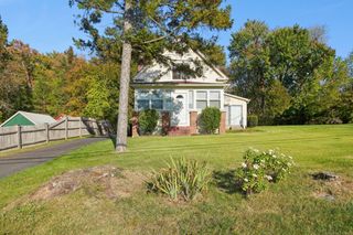 108 Woodland Avenue, Bloomfield, CT 06002