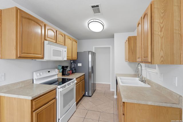 5806 Valley Forge, San Antonio, TX 78233