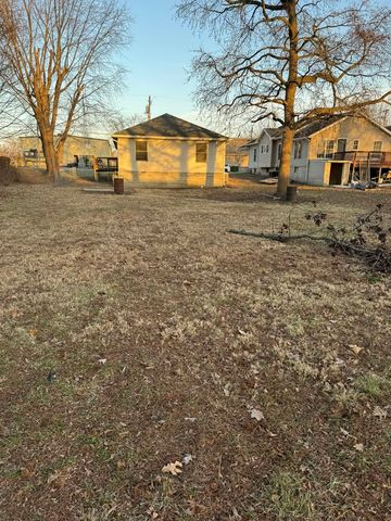 908 N Johnson Street, Marion, IL 62959