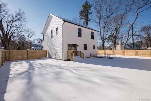 43 Shirley Lane, Medford, NY 11763