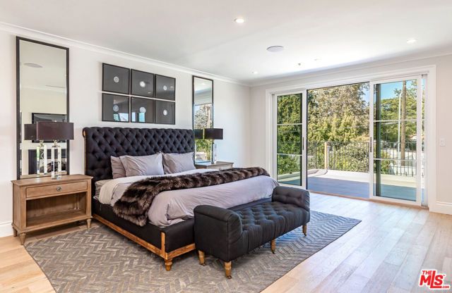 722 N Camden Drive, Beverly Hills, CA 90210
