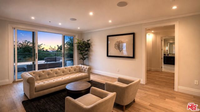 722 N Camden Drive, Beverly Hills, CA 90210
