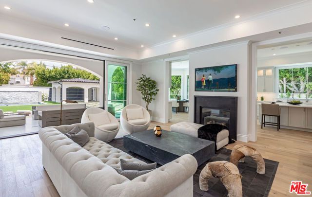 722 N Camden Drive, Beverly Hills, CA 90210