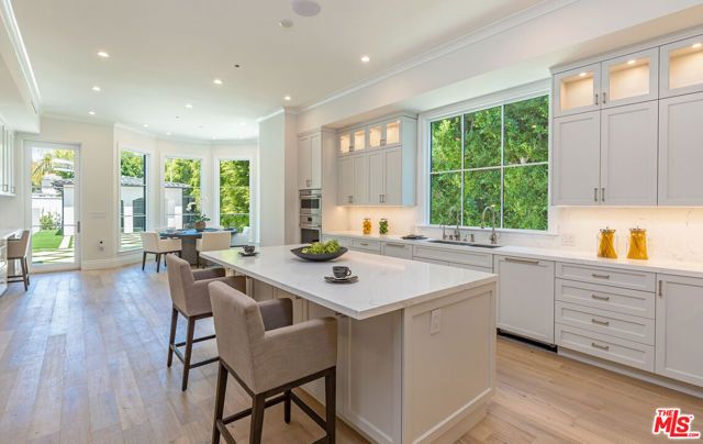 722 N Camden Drive, Beverly Hills, CA 90210