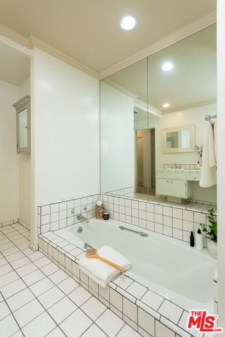 8455 Fountain Avenue 302, West Hollywood, CA 90069