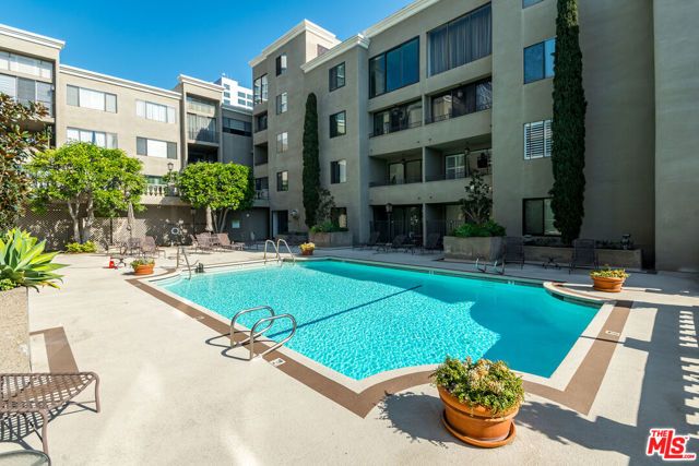 8455 Fountain Avenue 302, West Hollywood, CA 90069