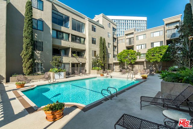 8455 Fountain Avenue 302, West Hollywood, CA 90069