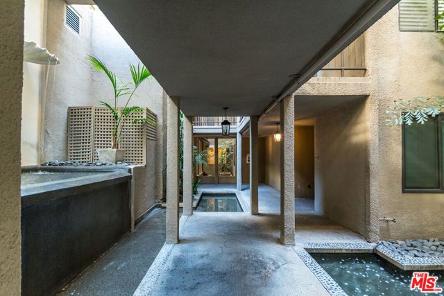 8455 Fountain Avenue 302, West Hollywood, CA 90069