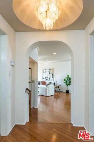 8455 Fountain Avenue 302, West Hollywood, CA 90069