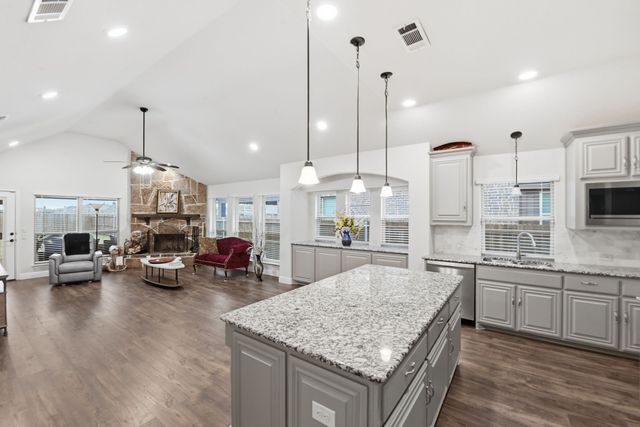 2011 Clearcreek Way, Royse City, TX 75189