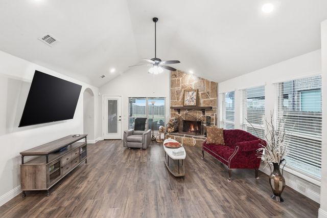 2011 Clearcreek Way, Royse City, TX 75189