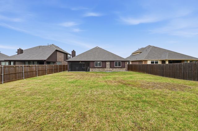 2011 Clearcreek Way, Royse City, TX 75189