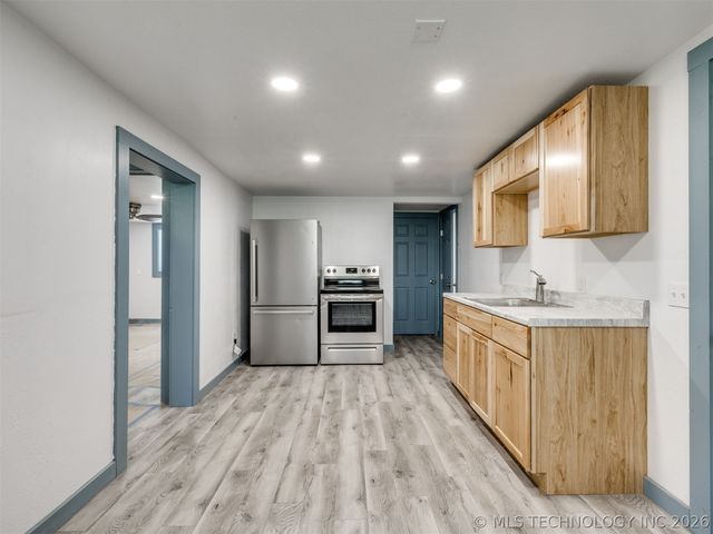 408 N Lincoln Avenue, Sand Springs, OK 74063
