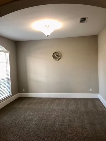 520 Pedernales Street, Webster, TX 77598