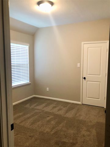 520 Pedernales Street, Webster, TX 77598