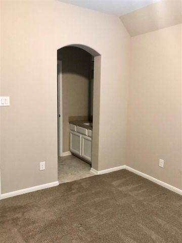 520 Pedernales Street, Webster, TX 77598