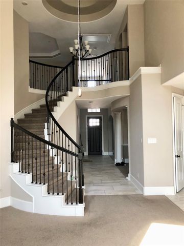 520 Pedernales Street, Webster, TX 77598