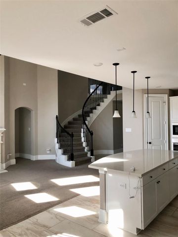 520 Pedernales Street, Webster, TX 77598