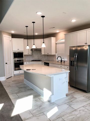 520 Pedernales Street, Webster, TX 77598