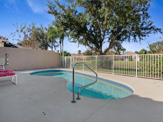 5250 Eleuthra Circle, Vero Beach, FL 32967