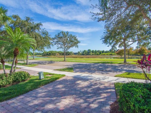 5250 Eleuthra Circle, Vero Beach, FL 32967