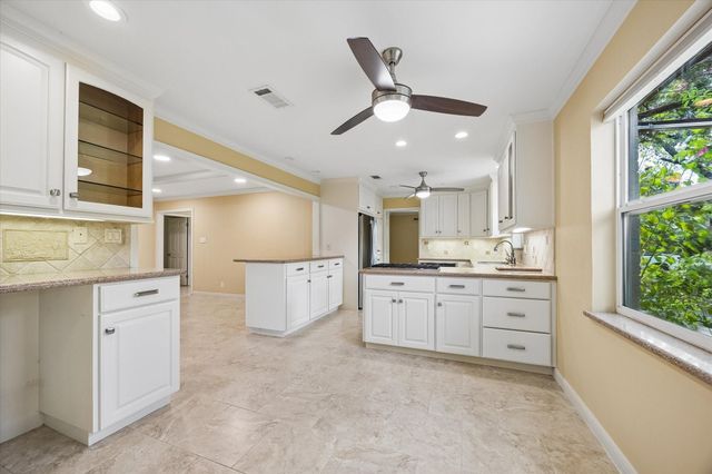 10814 Overbrook Lane, Houston, TX 77042