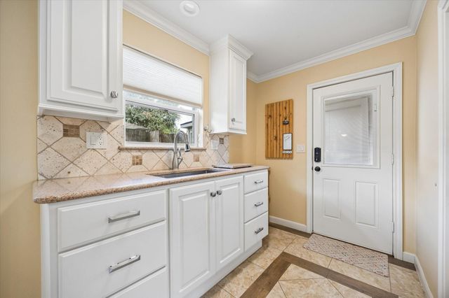 10814 Overbrook Lane, Houston, TX 77042
