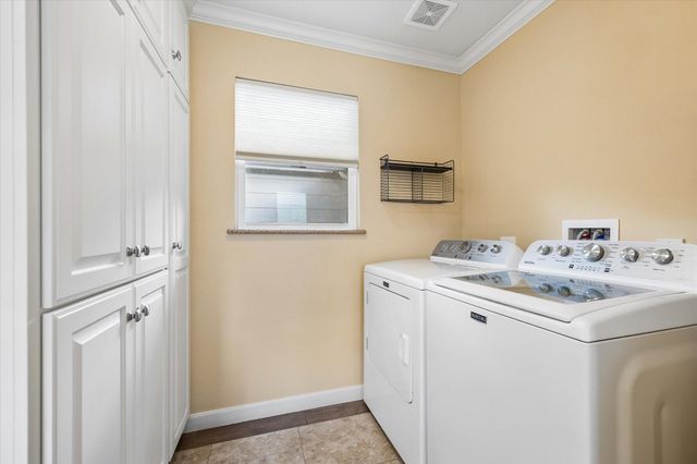 10814 Overbrook Lane, Houston, TX 77042