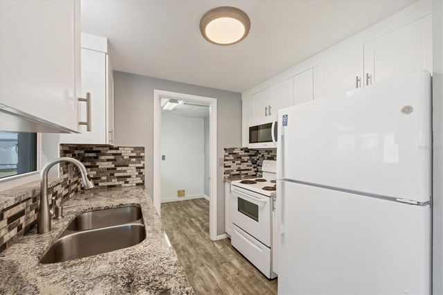 2066 MASSACHUSETTS AVENUE, Englewood, FL 34224