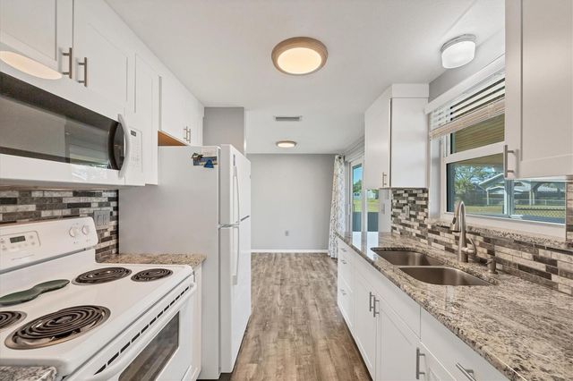 2066 MASSACHUSETTS AVENUE, Englewood, FL 34224